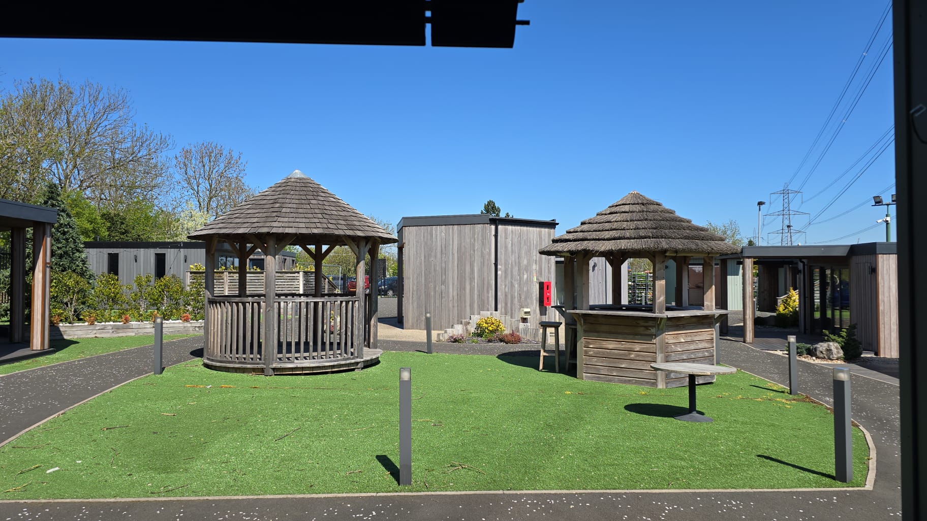 Peaceful garden grounds surrounding the clinic at Carr Gate